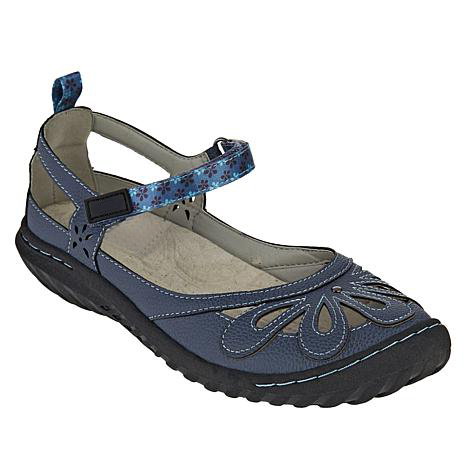 Round-Out Breathable Flat Sandals